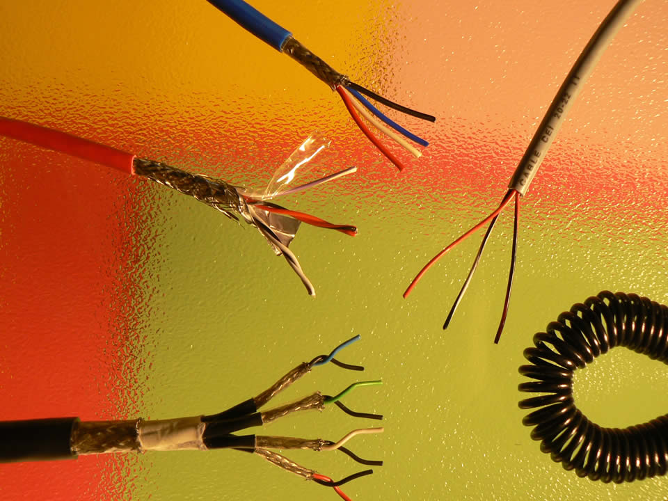 Progettazione Cavi Elettrici Speciali per Aerospaziale